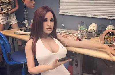 AI浪潮席卷多元領域 娛樂新星微軟小冰加盟《超次元偶像》，IBM系統開啟中國教育數字化新篇章